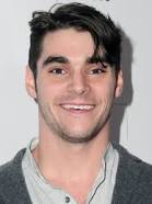 How tall is RJ Mitte?